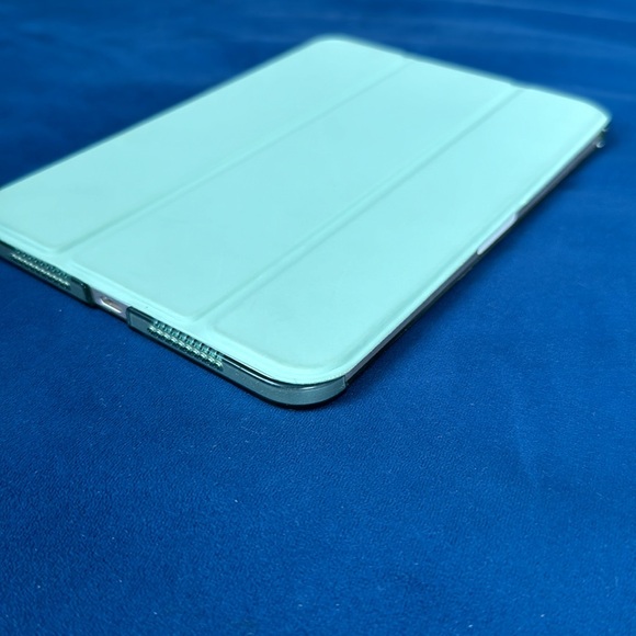 iPad Mini (6th generation) Silver 64GB - Picture 4 of 7